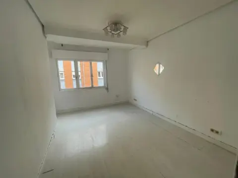 Piso en calle de Leopoldo Alas Clarín